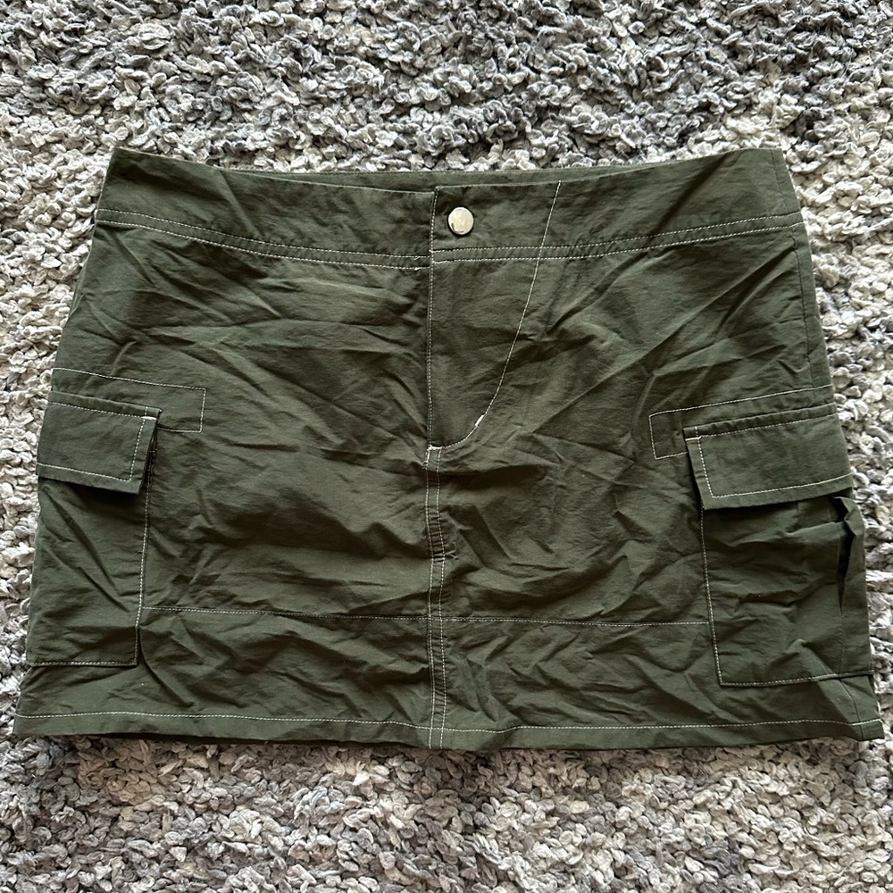Hunter green cargo mini skirt
